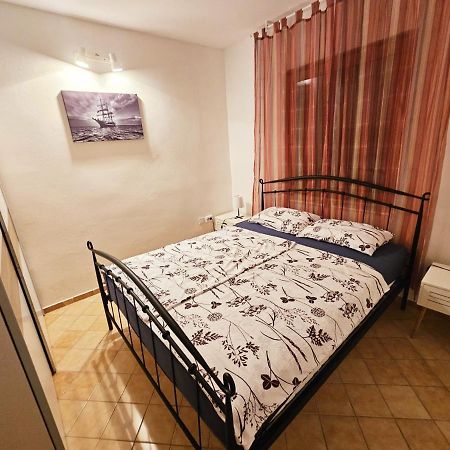Apartman Mihaela Vrsi Buitenkant foto