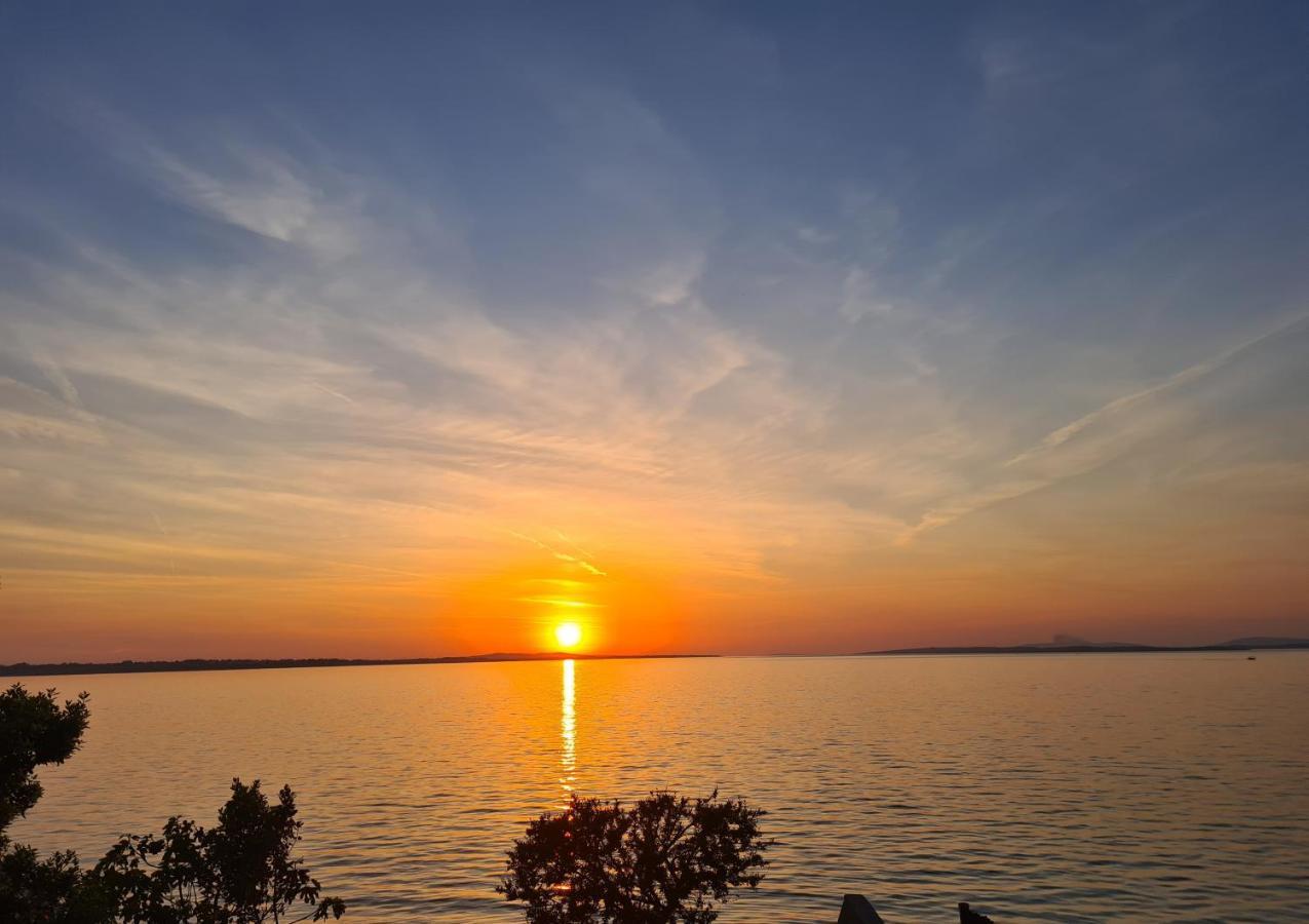 Apartman Mihaela Vrsi Buitenkant foto
