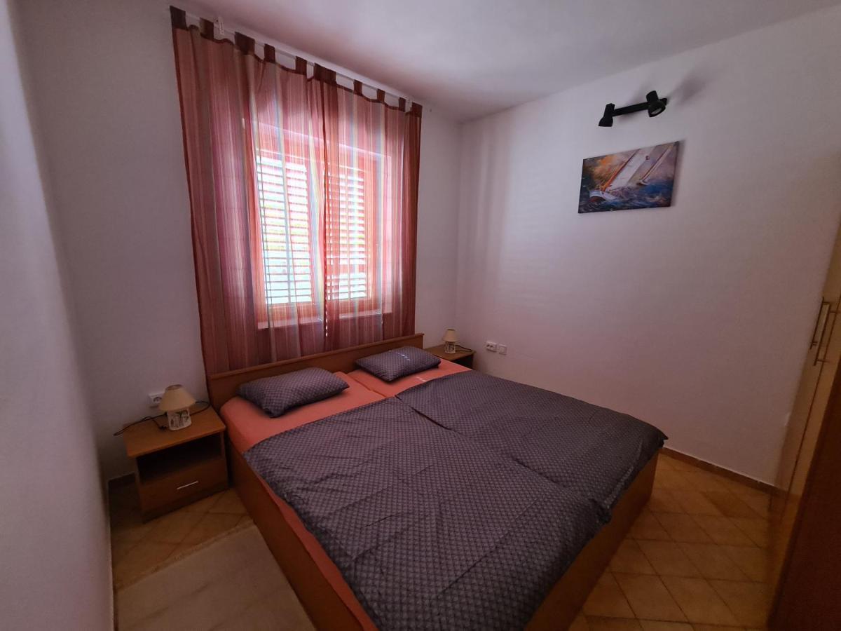 Apartman Mihaela Vrsi Buitenkant foto